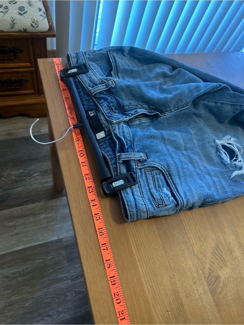 Kut From The Kloth Catherine Boyfriend
Jeans Size 6 - Picture 9 of 11